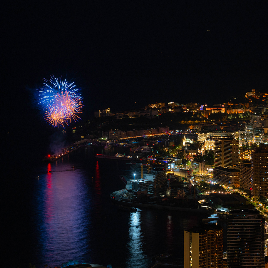 Feux d'artifice sur le port de Monaco