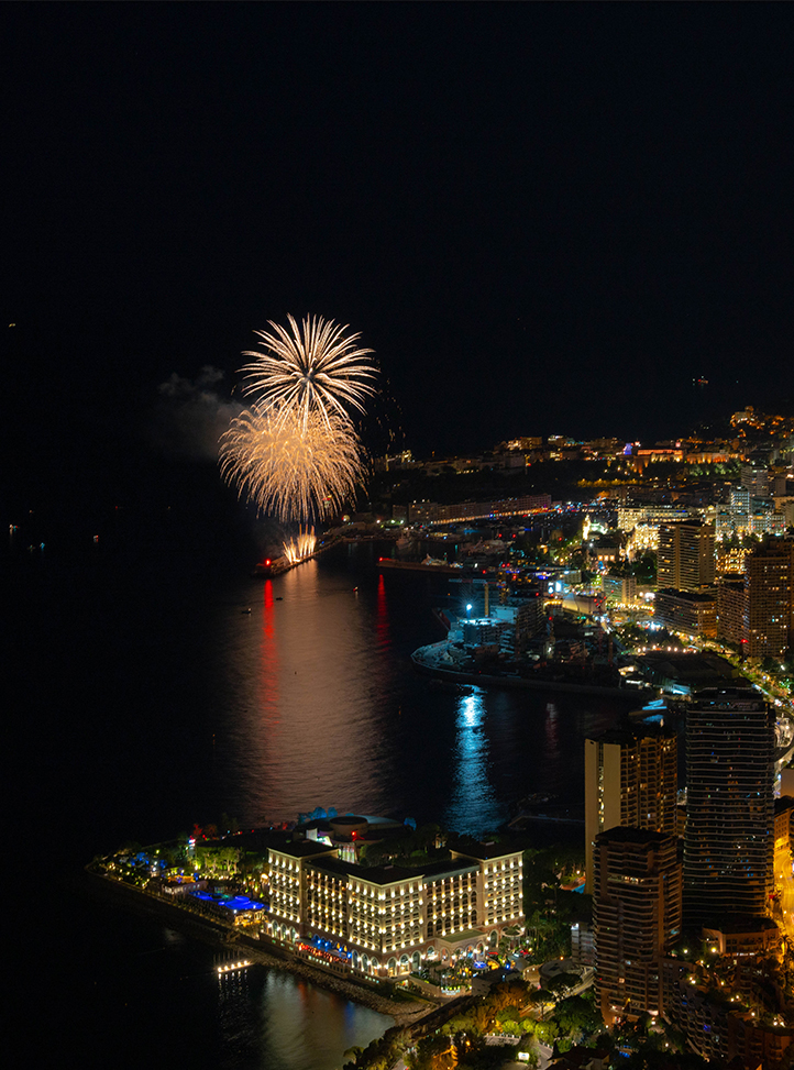 Feux d'artifice sur le port de Monaco